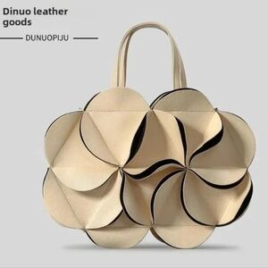 Niche Design 3D Flower Cream Women's Handbag